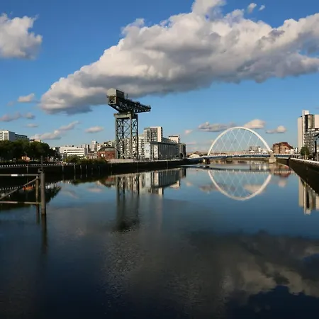 2 Bedroom Oasis In Glasgow City Centre Exterior photo